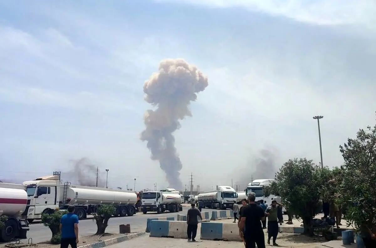 روزنامه جمهوری اسلامی درباره حادثه بندرعباس: صدا و سیما که بودجه‌اش سر به فلک کشیده، باید خط مقدم اطلاع‌رسانی باشد