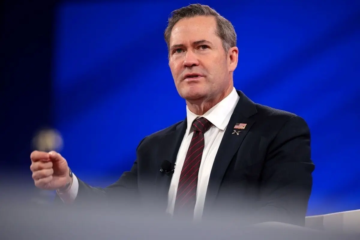 چرا حذف مایک والتز اهمیت دارد؟