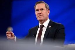 چرا حذف مایک والتز اهمیت دارد؟