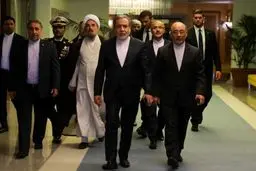 لحظه خروج تیم ایرانی از محل مذاکرات رم