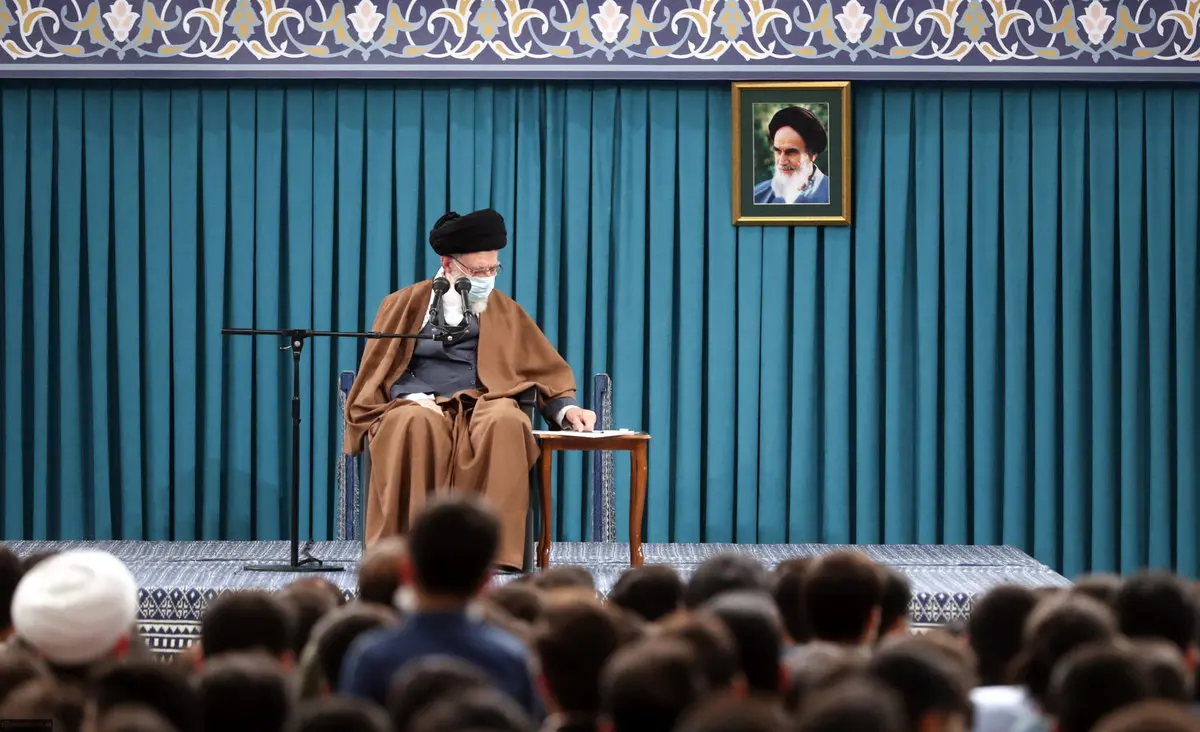 راه روشن انقلاب را با جدیت دنبال کنید | کشور نیازمند آرمانخواهی،امید و عقلانیت است