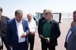 تصاویر دیدار پزشکیان از آخرین نفس های دریاچه ارومیه