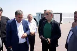 تصاویر دیدار پزشکیان از آخرین نفس های دریاچه ارومیه