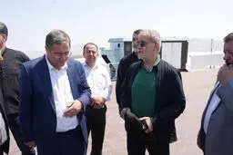 تصاویر دیدار پزشکیان از آخرین نفس های دریاچه ارومیه