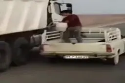 سوخت‌گیری باورنکردنی یک کامیون در حال حرکت