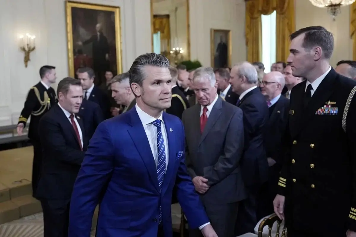 وزیر دفاع آمریکا مجدداً اطلاعات حساس نظامی را در پیام‌رسان سیگنال به اشتراک گذاشت!