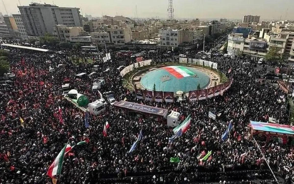 مراسم پرشور تشییع پیکر پاک شهدا در تهران