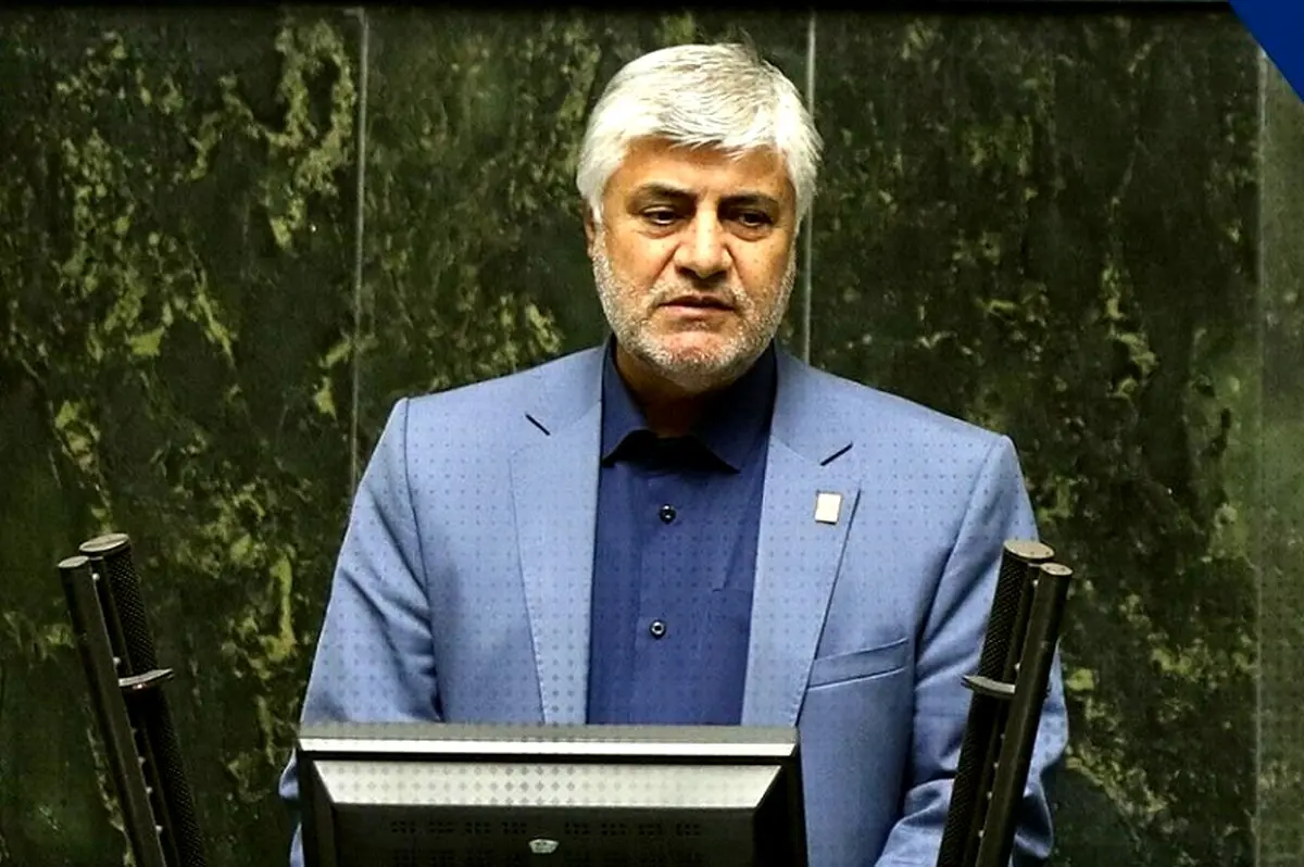 پاک‌فطرت: خالکوبی و نحوه نشستن آقایان روی موتور باید بررسی شود