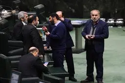 اسامی نمایندگانی که خواستار حبس ۱۵ ساله افراد به خاطر اظهارنظر شدند