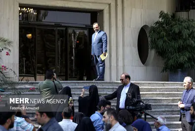حاشیه جلسه هیئت دولت