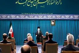 رهبر انقلاب: زنده کردن اعتماد مردم، سفرهای استانی و سرعت عمل در حوادث از توفیقات دولت است