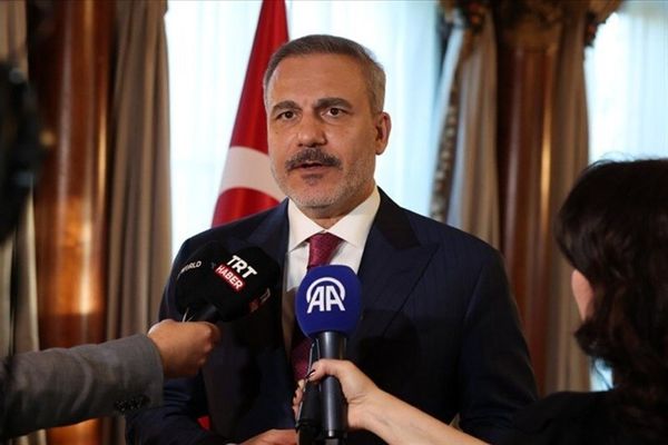 هاکان فیدان : با آمریکا درباره ایران گفت و گو کردیم