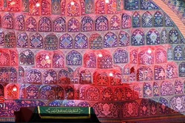 انبوه جمعیت در مسجدجمکران برای وداع با رهبر شهید