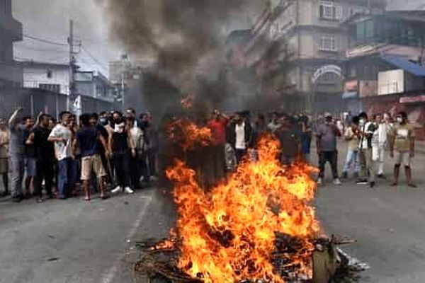 دهه هشتادی‌های نپال یک حکومت فاسد را سرنگون کردند! + تصاویر