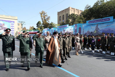 رهبر انقلاب دانشگاه‌ افسری