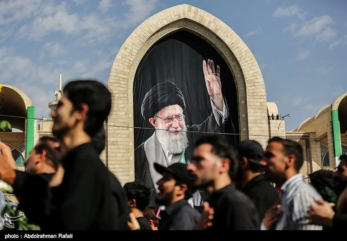 حضور فرزندان رهبرشهید انقلاب در مصلی تهران