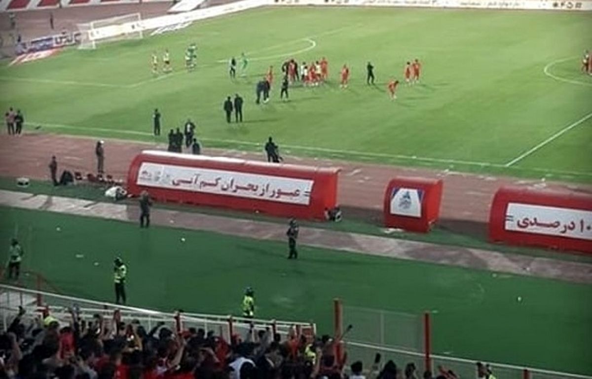 اخلالگران نظم بازی تراکتور و پرسپولیس بازداشت شدند