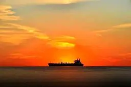 افشای مشخصات نفتکش‌هایی که تحریم‌ها را دور می زنند | اطلاعات ۴۶۹ نفتکش ایران روی میز ترامپ