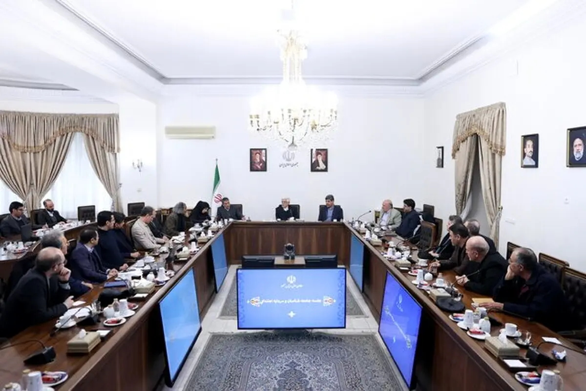 عارف: نخبگان سیاسی سهم خود را در برخی از ناکامی‌ها پذیرا باشند