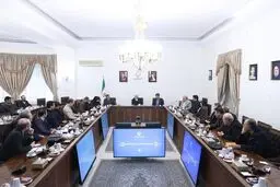 عارف: نخبگان سیاسی سهم خود را در برخی از ناکامی‌ها پذیرا باشند