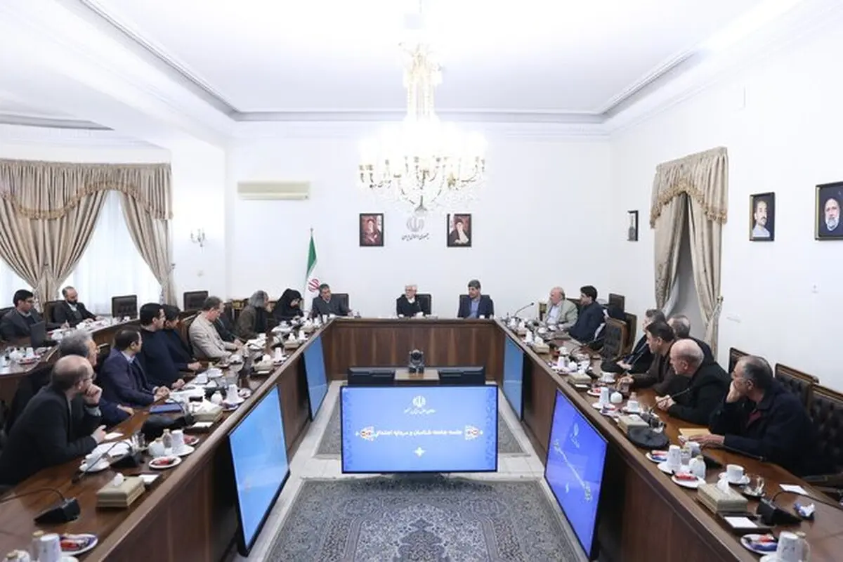 عارف: نخبگان سیاسی سهم خود را در برخی از ناکامی‌ها پذیرا باشند