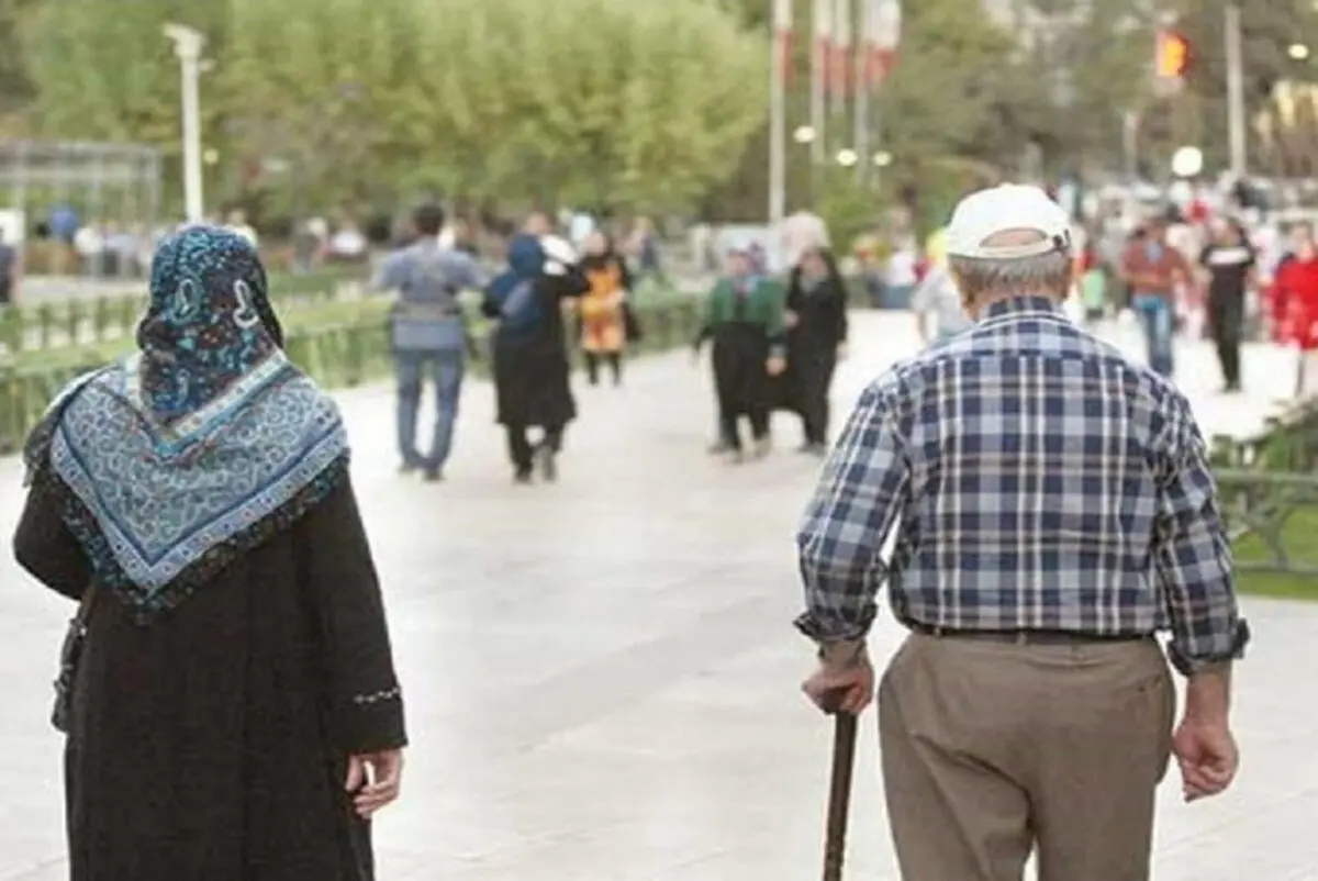 سونامی پیرمردان و پیرزنان متولد دهه ۶۰ در کمین اقتصاد ایران!