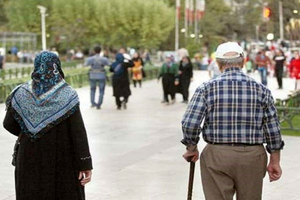 سونامی پیرمردان و پیرزنان متولد دهه ۶۰ در کمین اقتصاد ایران!