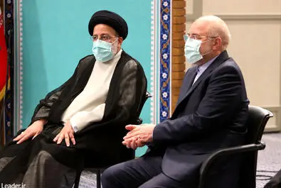 رهبر انقلاب سران