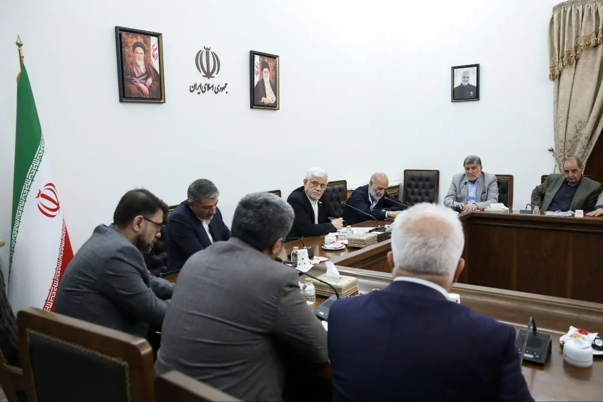 عارف: اولویت اول دولت توجه به اقشار آسیب‌پذیر است