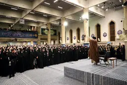رهبر انقلاب:بانوان می‌توانند در انتخابات نقش‌آفرین باشند