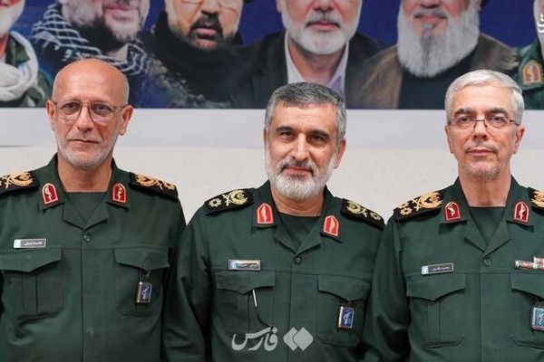 همه خوبان جمع اند....دیدار فرماندهان با رهبر انقلاب