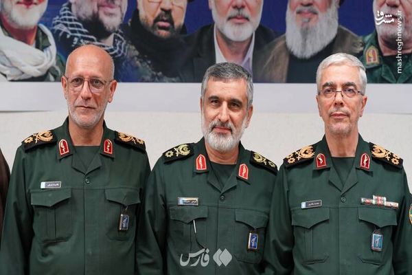 همه خوبان جمع اند....دیدار فرماندهان با رهبر انقلاب