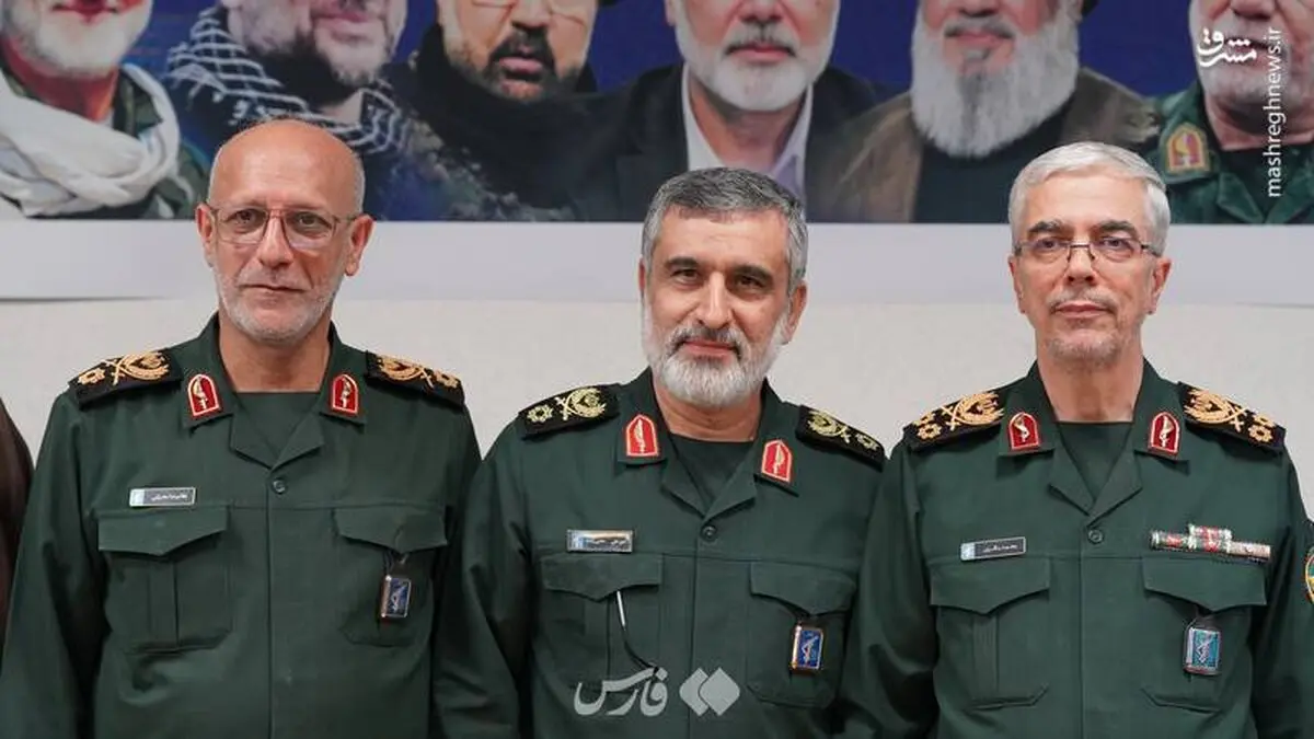 همه خوبان جمع اند....دیدار فرماندهان با رهبر انقلاب