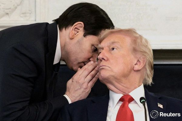 لحظه اعلام قطعی شدن توافق غزه در گوش ترامپ