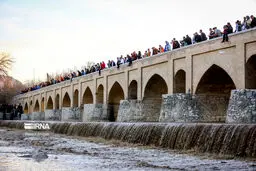 تصاویر جاری شدن آب در زاینده رود