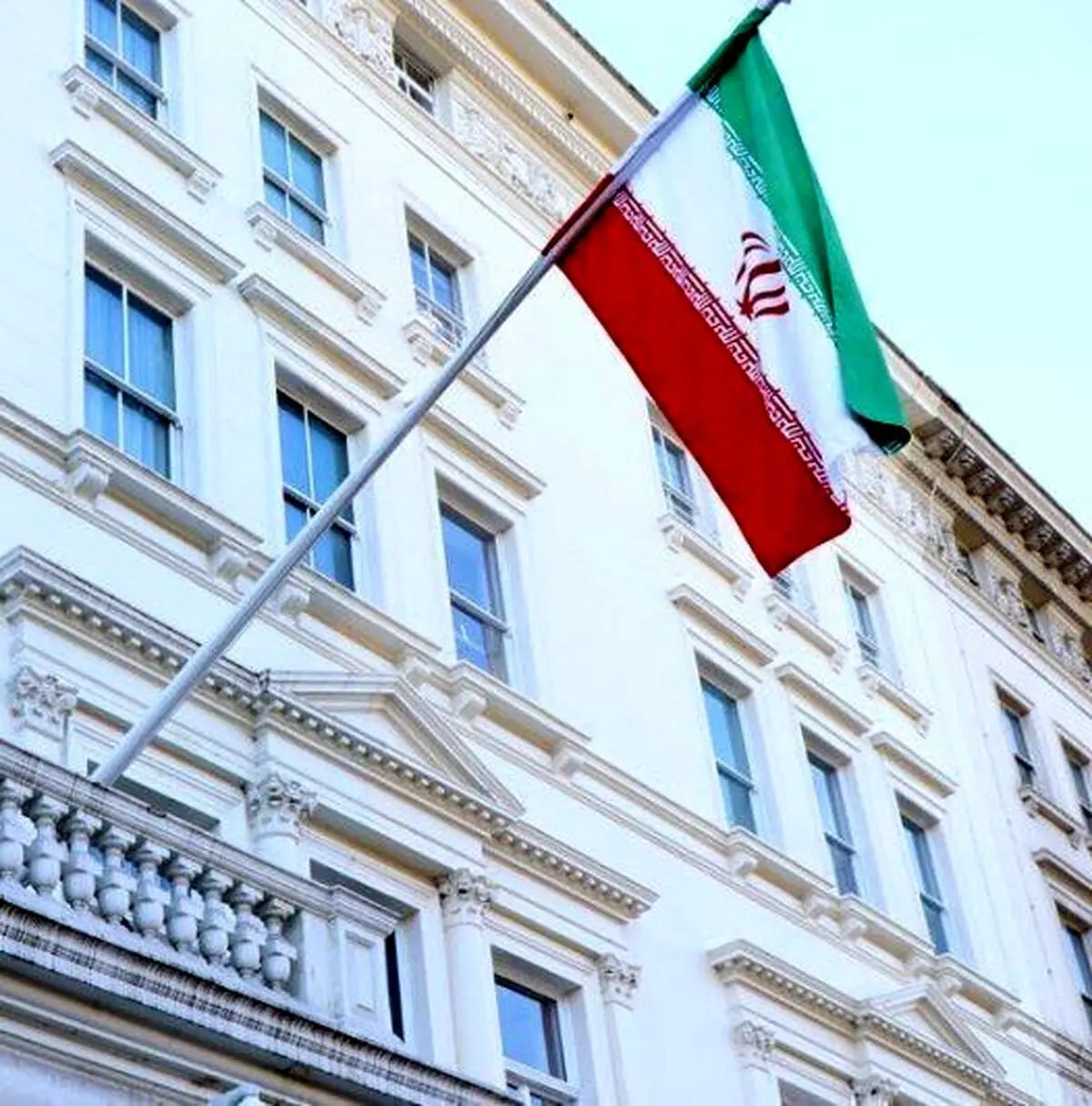 سفارت ایران در انگلیس: کشتار غیرنظامیان در لبنان، اقدام تروریستی است