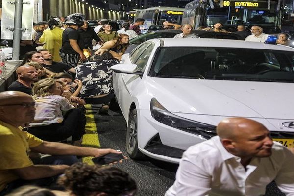 فرار اسرائیلی ها به سمت پناهگاه‌ها