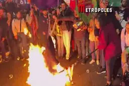 راهپیمایی اعتراضی و آتش زدن آدمک ترامپ در برزیل