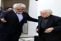 فیلمی دیده نشده از استاد فرشچیان در حال طراحی ضریح مطهر امام رضا(ع)