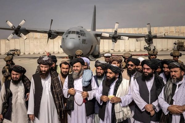 آغوش باز طالبان برای پذیرش افغان های اخراج شده از ایران