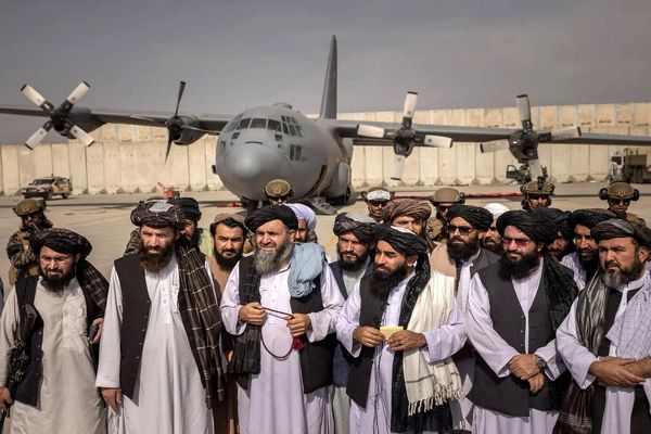 آغوش باز طالبان برای پذیرش افغان های اخراج شده از ایران