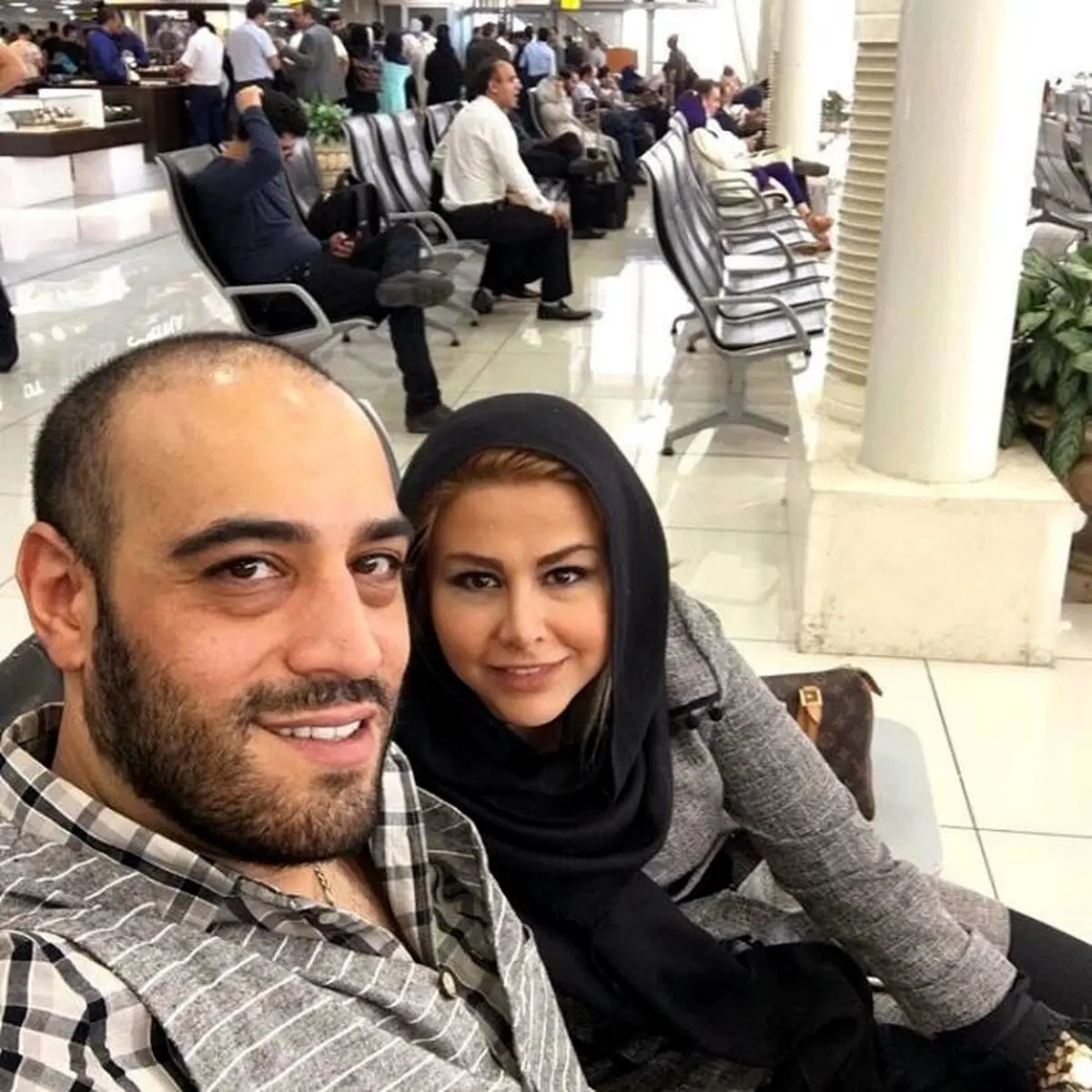 سلفی آسانسوری امیریل ارجمند و همسر بازیگرش 