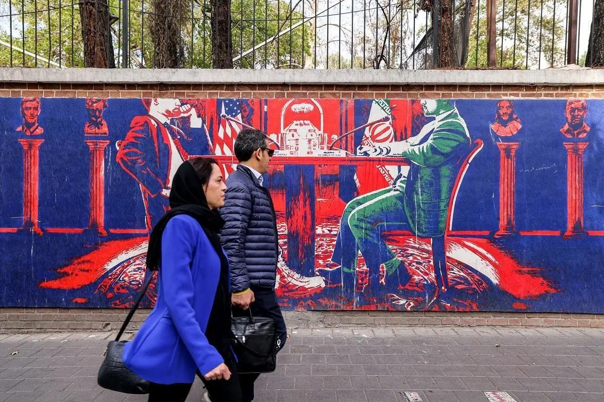 مذاکرات ایران و آمریکا زمینه‌ساز بازگشت پرقدرت تهران به بازار‌های جهانی/ مردم ایران از جنگ و التهاب خسته هستند