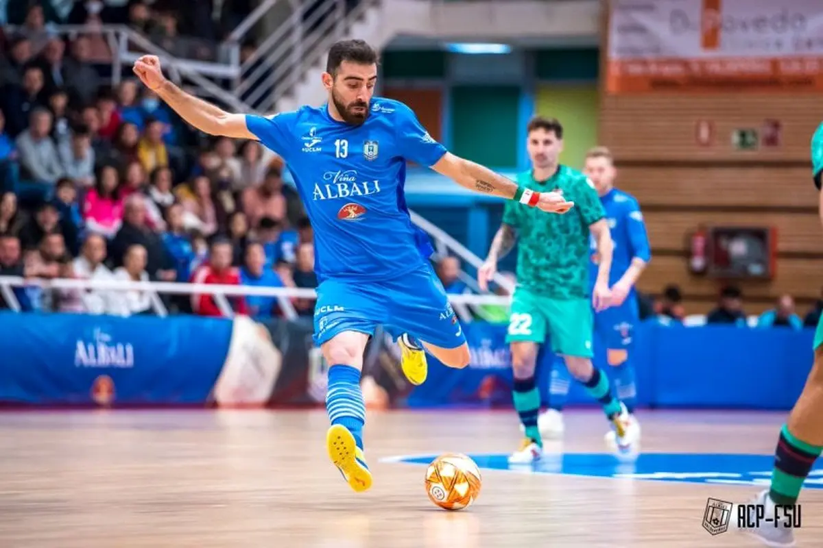 تقابل ناگهانی بازیکن ایرانی با بارسلونا(عکس)