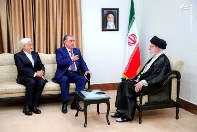 رهبر انقلاب