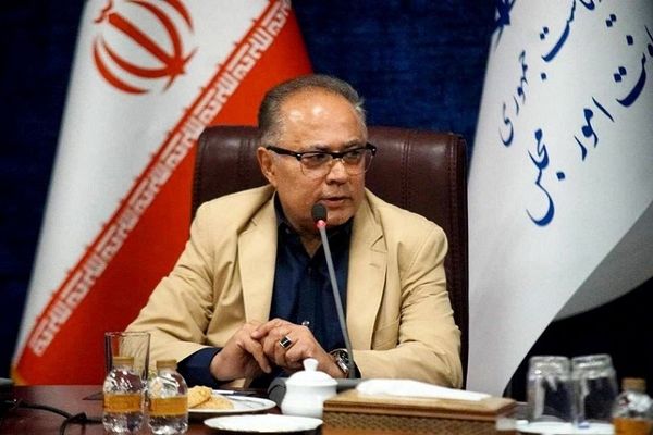 واکنش مردم به سفر ۳۶ هزار دلاری شهرام دبیری و برکناری او 