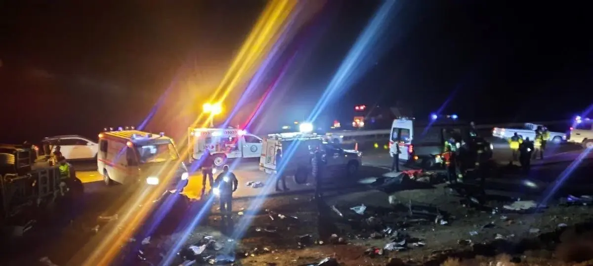 تصاویر واژگونی اتوبوس اصفهان مشهد با ۱۳ کشته 