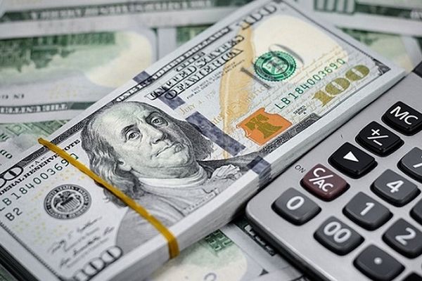 قیمت دلار، طلا و سکه امروز جمعه ۲۵ مهر ۱۴۰۴ | دلار آزاد در بازار چند؟