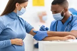 زنان باردار واکسن کرونا بزنند یا نه؟