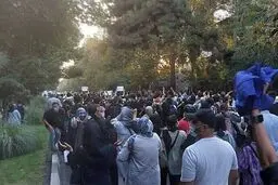 کیهان: اشتغال همزمان والدین عامل حضور نوجوانان در اعتراضات است!
